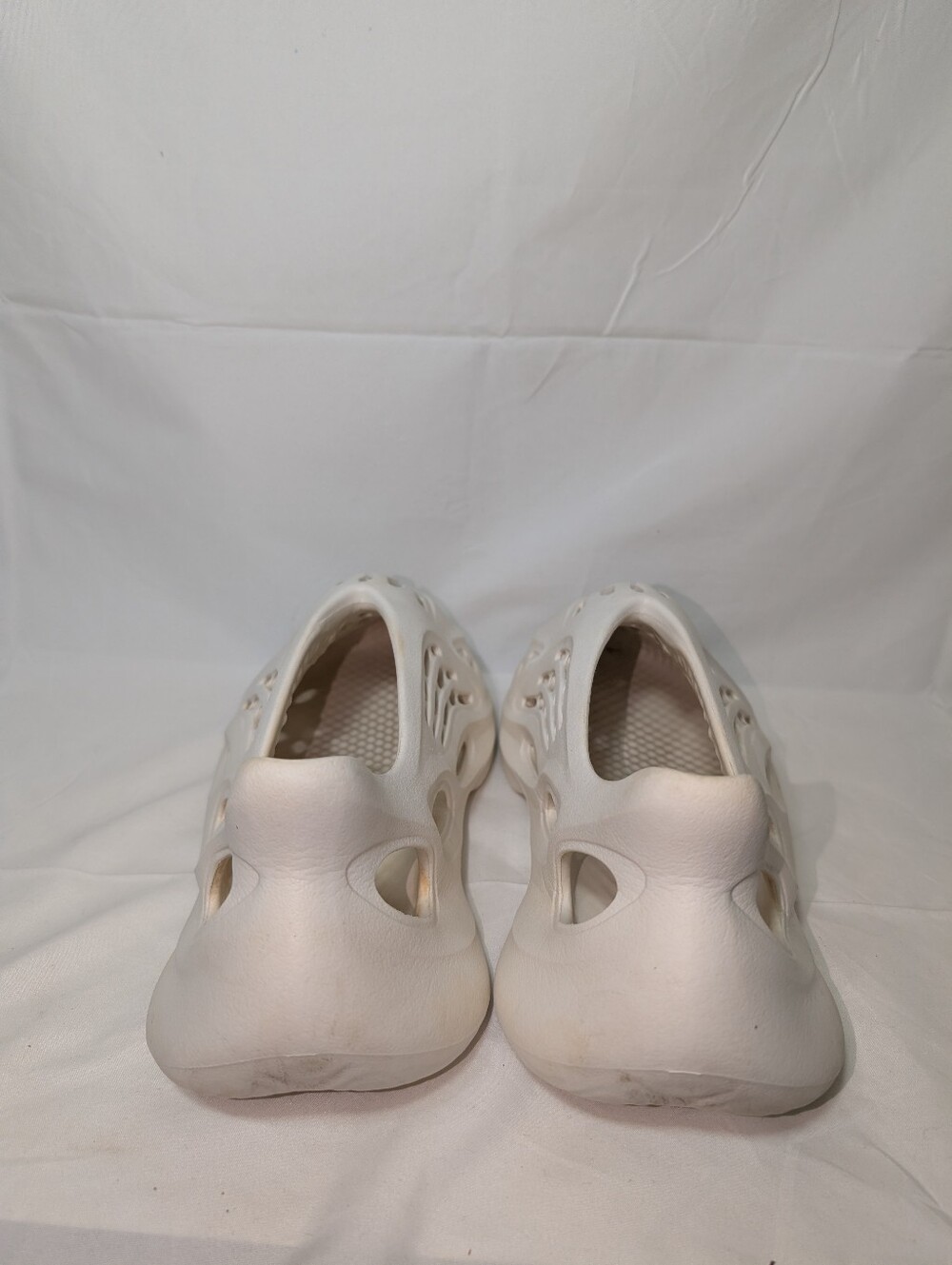 Adidas Yeezy Foam Runners - Picture 5 of 9